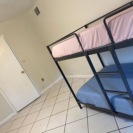 Hospedaje North Miami Luaran gambar